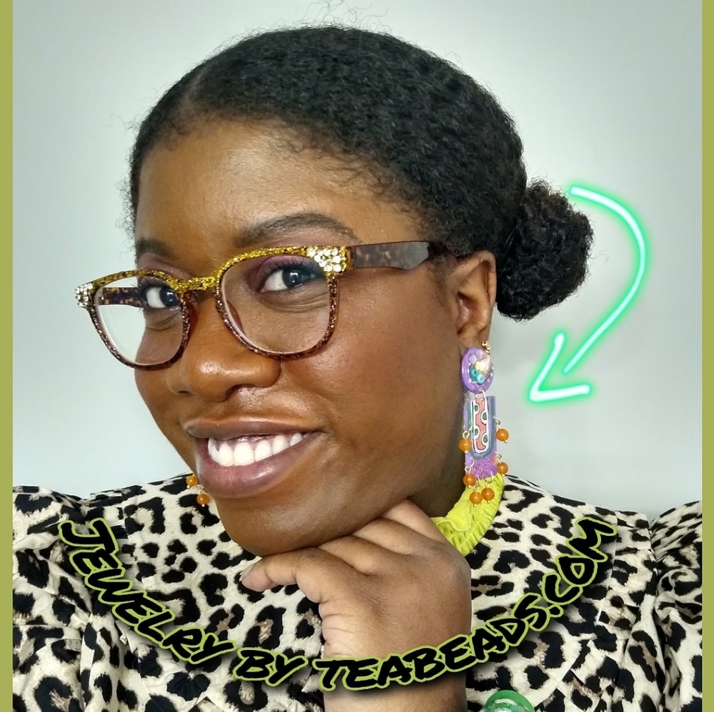 Meet your Posher, Ebony